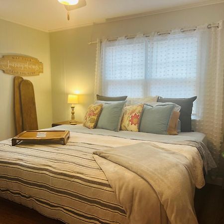 Mountain Lake Retreat - Hot Tub, Lake, Fire Pit, Wineries, Restaurant Гарперс-Феррі Екстер'єр фото