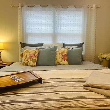 Mountain Lake Retreat - Hot Tub, Lake, Fire Pit, Wineries, Restaurant Гарперс-Феррі Екстер'єр фото